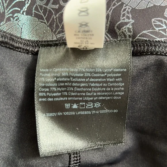 Lululemon Wunder Train High-Rise Tight 25" *Foil
Logo Flourish Black Iridescent - Picture 10 of 11